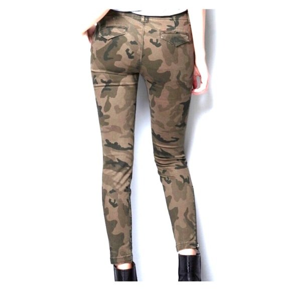 Zara Denim - Trendy Zara Camo Skinny Jeans